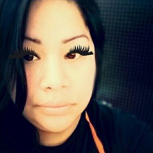 Meet your Posher, Yesenia